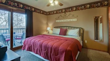 2 bedrooms, desk, iron/ironing board, WiFi