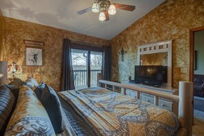 2 bedrooms, desk, iron/ironing board, travel crib