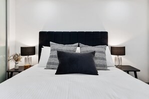1 chambre, fer et planche à repasser, Wi-Fi, draps fournis