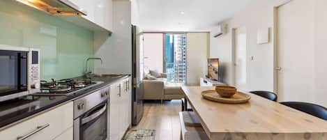 Fridge, microwave, oven, stovetop