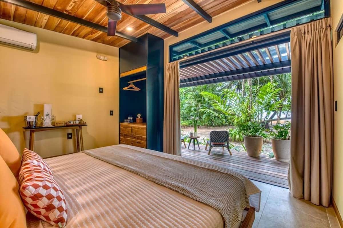 Premium Double Room, 1 King Bed, Ocean View | Minibar, in-room safe, free WiFi, bed sheets