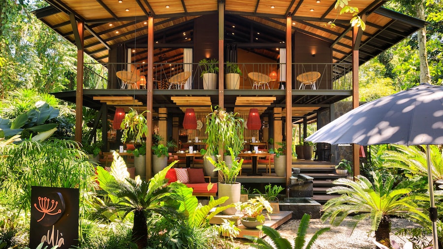 awā Beachfront Hotel