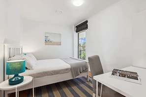 2 bedrooms, desk, iron/ironing board, WiFi