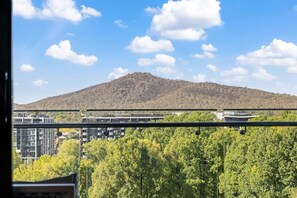 Interior - Sky High Views in the Heart of Canberra (Canberra)