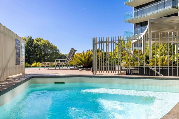 Pool - Sky High Views in the Heart of Canberra (Canberra)