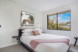 2 Schlafzimmer, Schreibtisch, Bügeleisen/Bügelbrett, WLAN