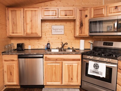 Coaches' Cabin at Ramp 11 Retreat by Concord Sun