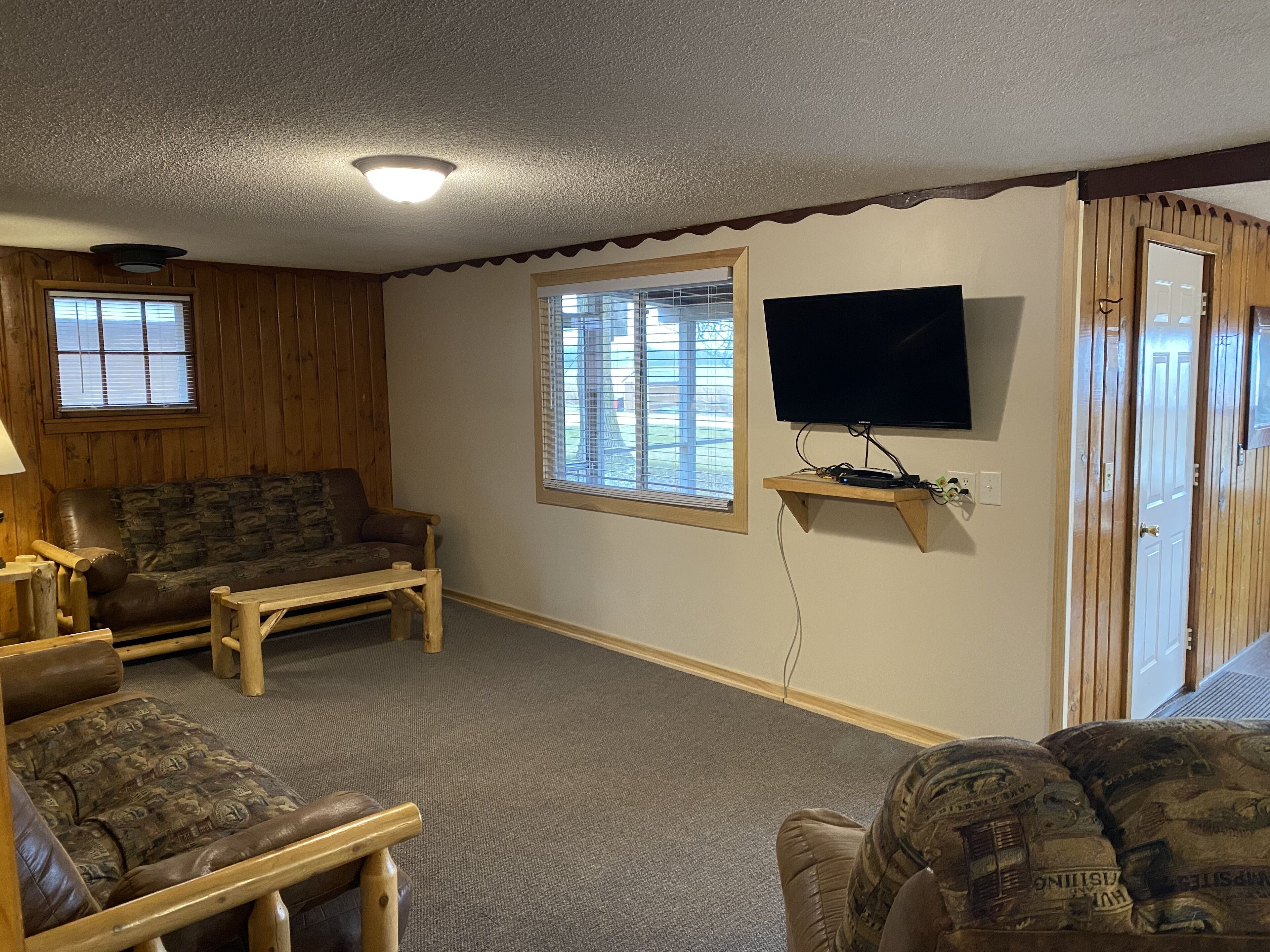 Cabin 2 Lakefront Screen Patio Family/Pet Friendly Dock Fishing Resort Amenities