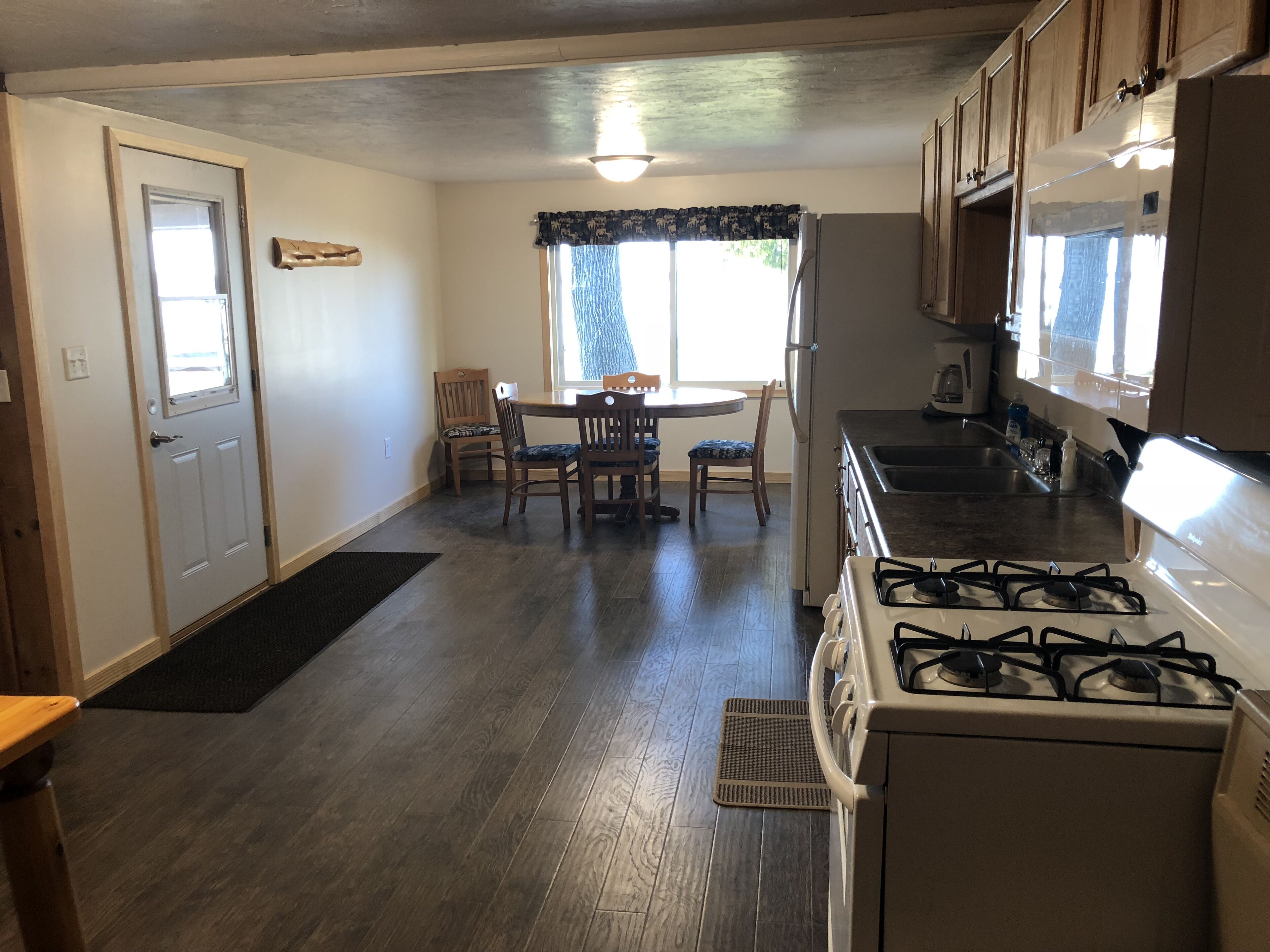 Cabin 1 Lakefront Screen Patio Beach Dock Resort Amenities Resort Amenities Fish