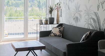 Close to the city center, balcony, parking space, lockable bike box with charging facility