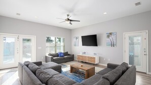 40-inch TV with digital channels - 522 Lyndell Lane - The Blue Escape (Panama City Beach)
