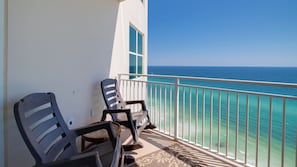 Leilighet, flere senger, adgang til basseng, havutsikt | Overnattingsstedets uteområder