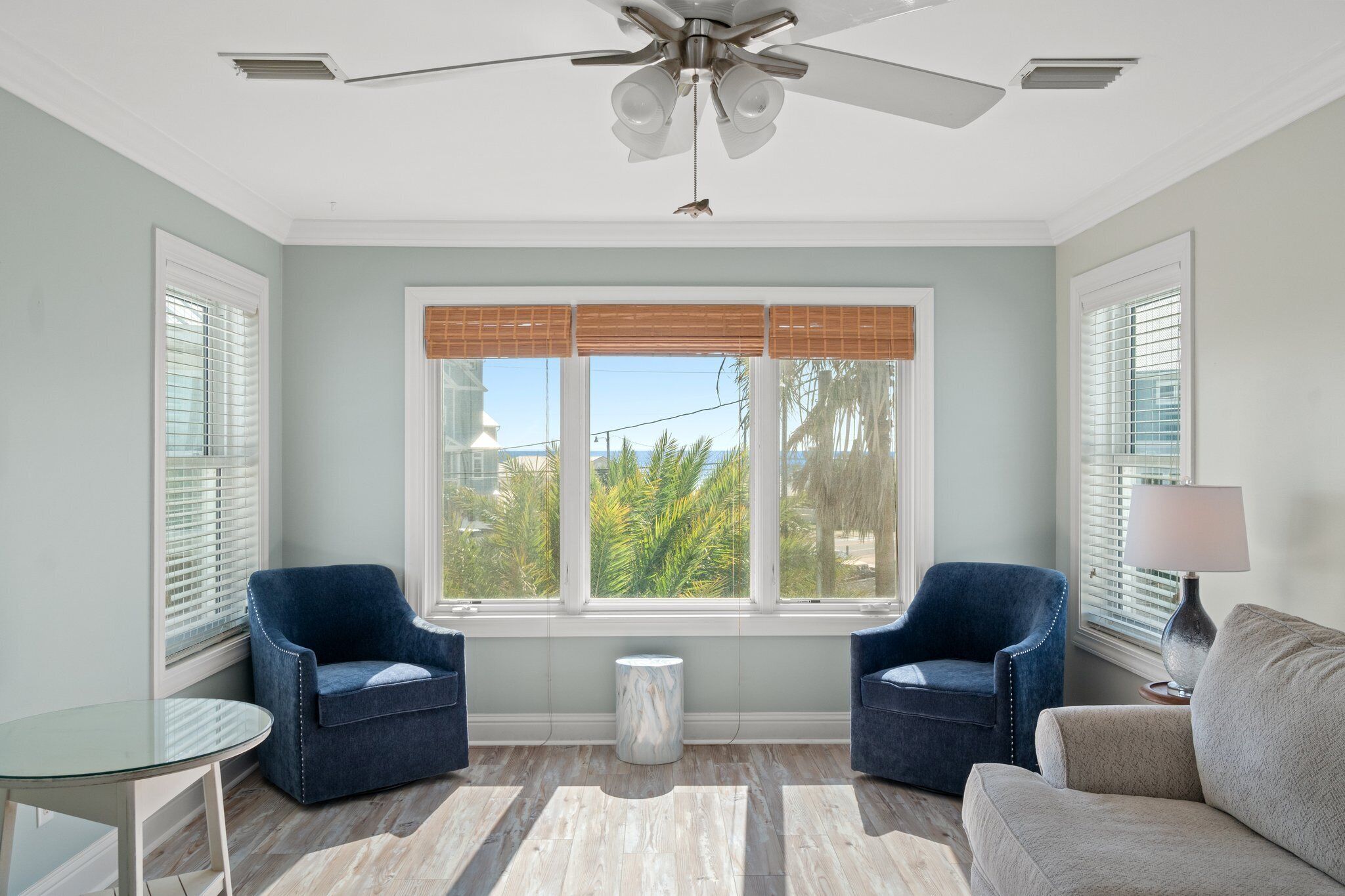 40-inch TV with digital channels