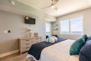 公寓客房, 多張床, 陽台, 海灘景觀 | 3 間臥室、免費無線上網、床單