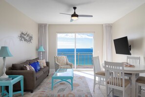 42-英寸纯平电视 （配备有线频道）、电视