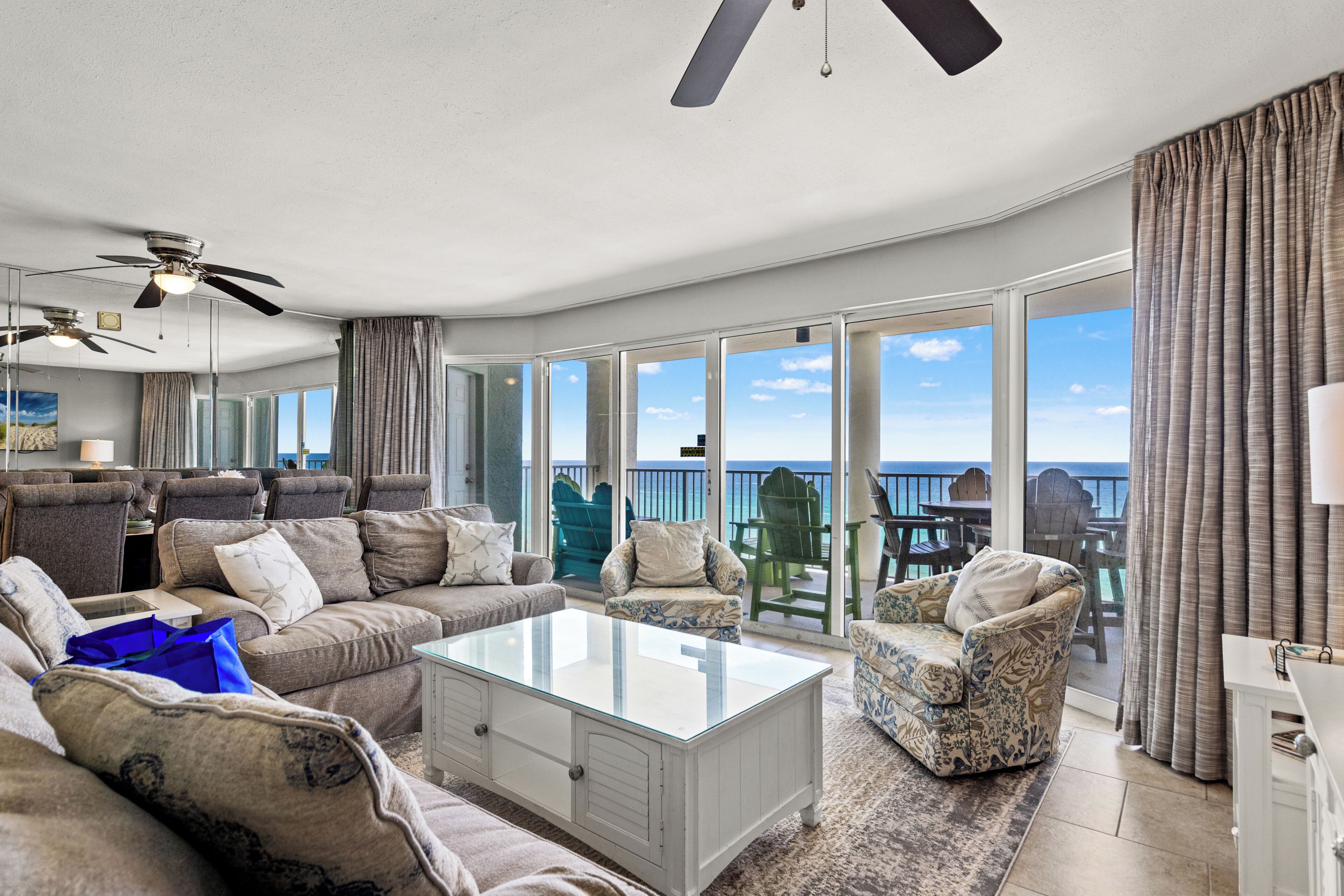 Condo, várias camas, vista para o oceano (Long Beach Resort 2-901) | Área de estar | TV de tela plana 55 polegadas com canais digitais