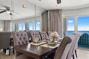 Condo, várias camas, vista para o oceano (Long Beach Resort 2-901) | Opções para refeição