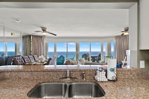 Condo, várias camas, vista para o oceano (Long Beach Resort 2-901) | Parte interna