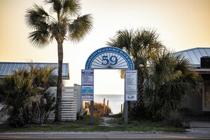 Property grounds - Next To Pier Park! Steps From the Beach! Dog-friendly! Pool! (Panama City Beach)