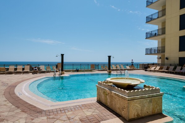 Pool - Across From The Beach! Near Pier Park & Dining! Sleeps 6! 2 BR / 2 BA! (Panama City Beach)