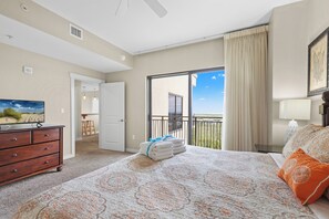 Appartement, Meerdere bedden, balkon, gedeeltelijk uitzicht op oceaan (Origins at Seahaven 1705) | 2 slaapkamers, gratis wifi, beddengoed