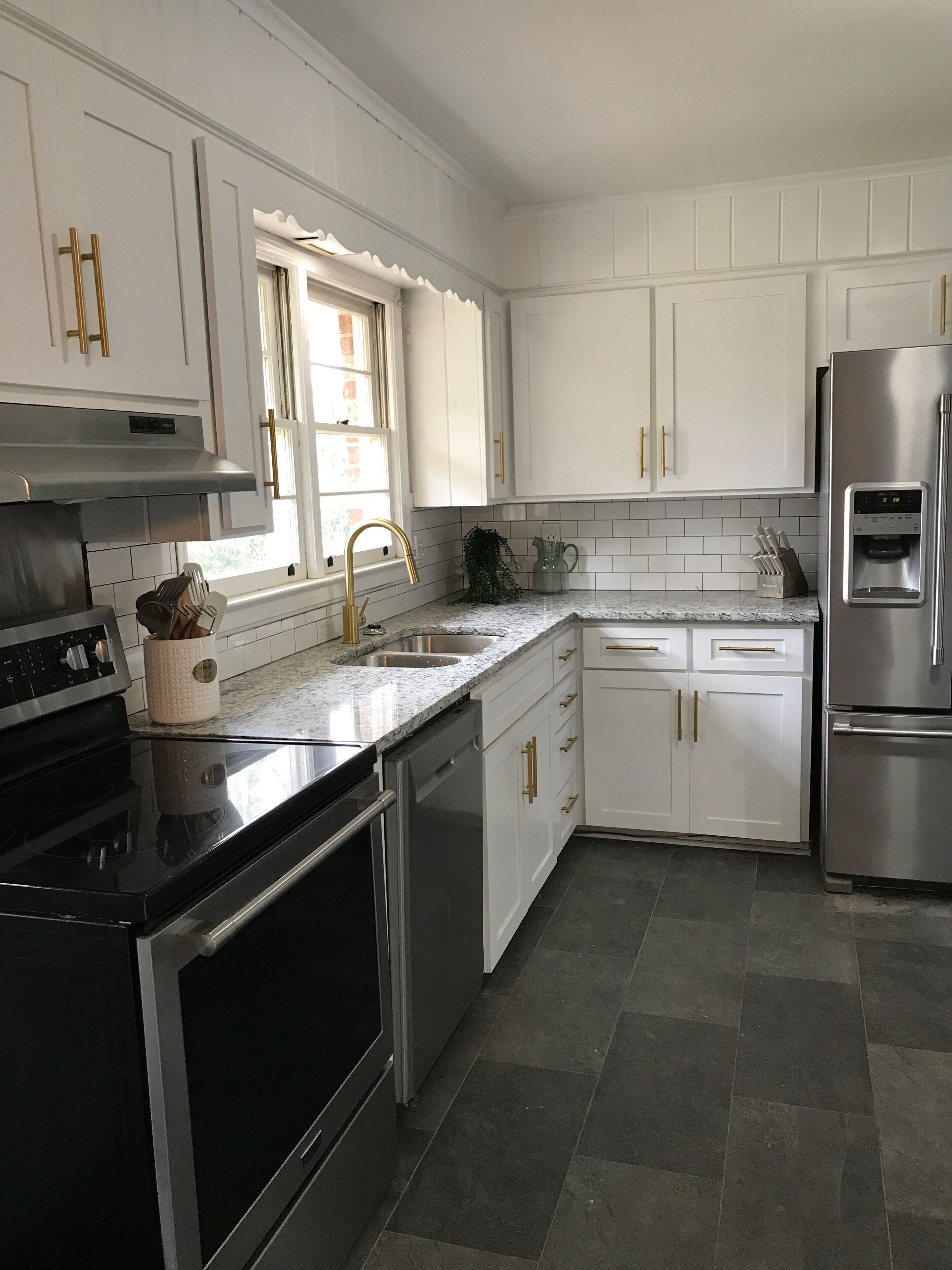 Køleskab, mikrobølgeovn, ovn, kogeplade