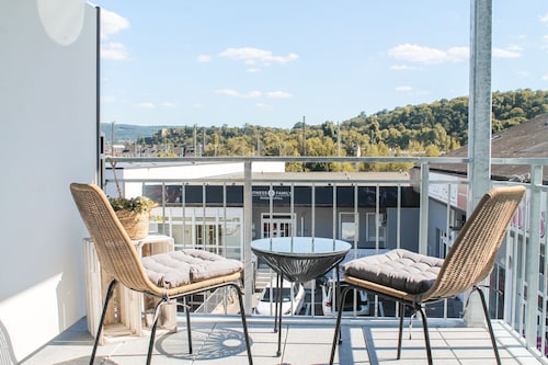 zentrumsnah mit Parkplatz, Balkon, abschließbarer Fahrradbox & Ladestation