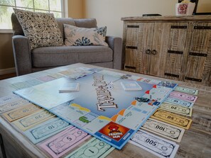 Game room - Homosassa River Waterfront, Dock, Kayaks, Golf Cart & EV Charger! (homossassa)