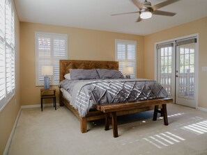 3 bedrooms, iron/ironing board, travel crib, free WiFi - Homosassa River Waterfront, Dock, Kayaks, Golf Cart & EV Charger! (homossassa)