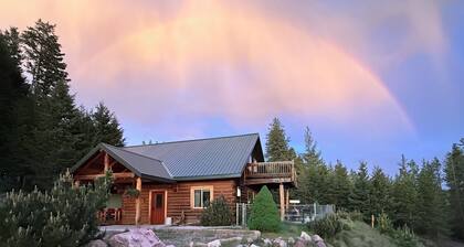 View the Mountains from the hot tub