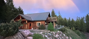 View the Mountains from the hot tub