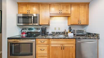 Oven, stovetop, dishwasher, coffee/tea maker