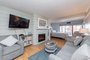 Fernseher, Kamin, Videospiele