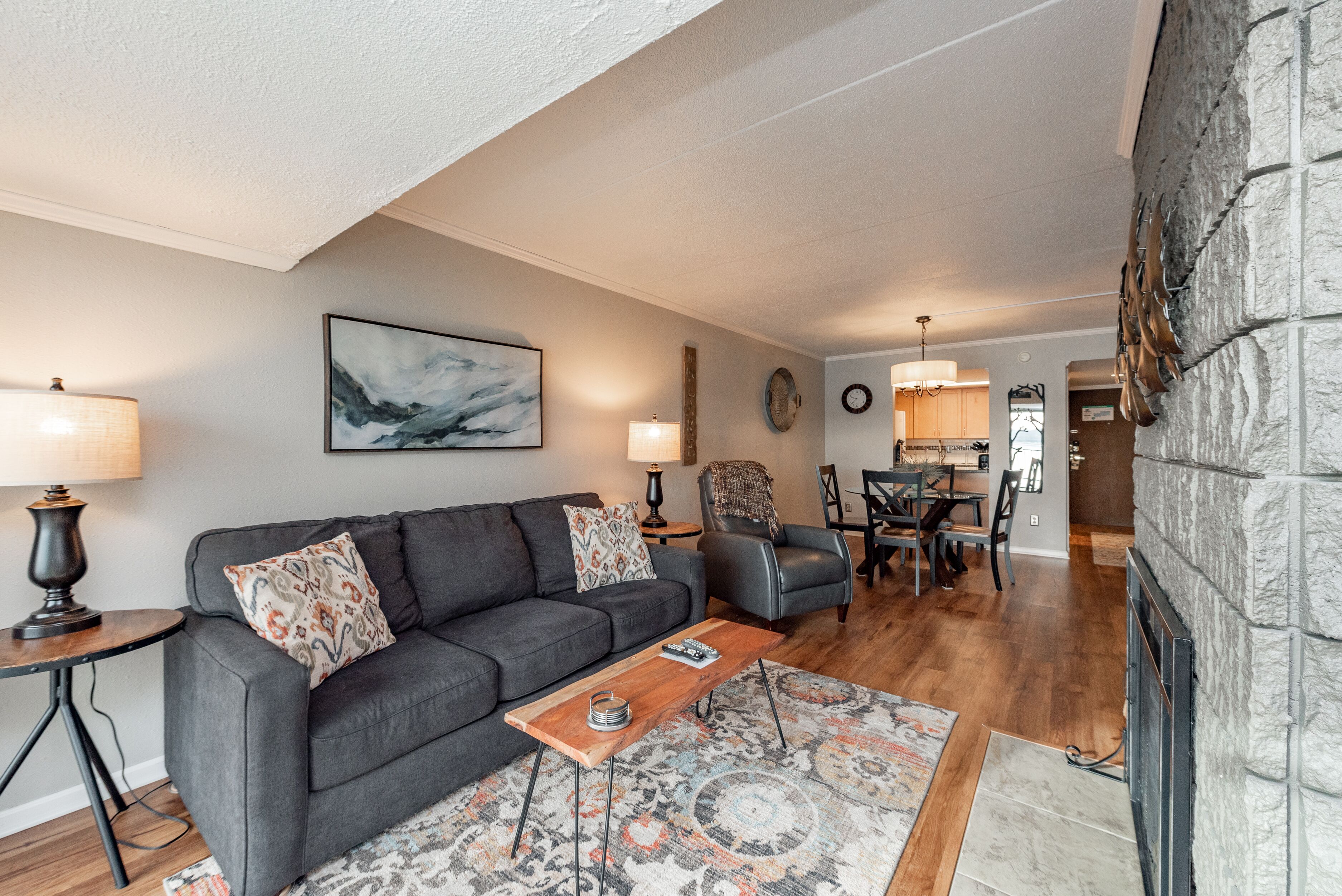 Will O' The Wisp 201B: Lakefront One Bedroom Condo with 2 Balconies, Peaceful La