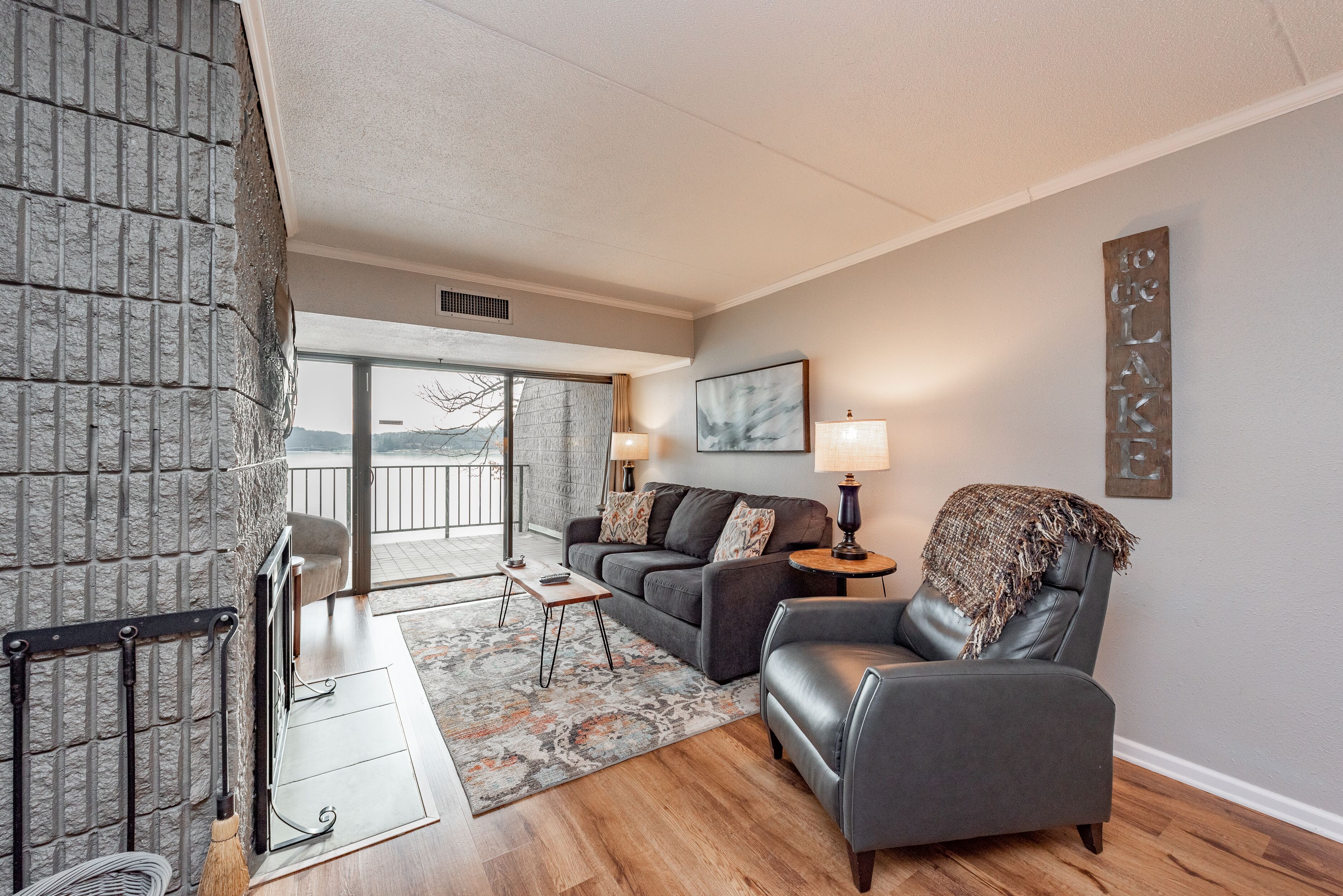 Will O' The Wisp 201B: Lakefront One Bedroom Condo with 2 Balconies, Peaceful La