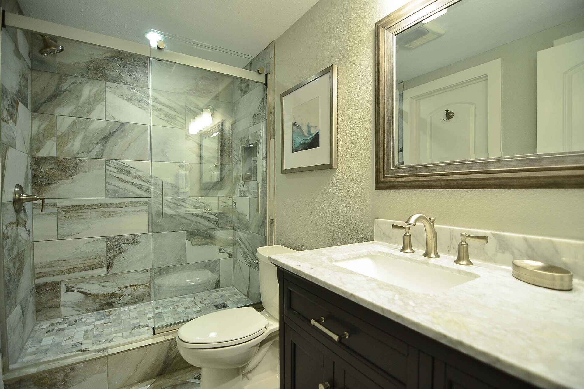 Will O' The Wisp 202B: Lakefront King Bed Condo, Sleeps 4, Recently Renovated!