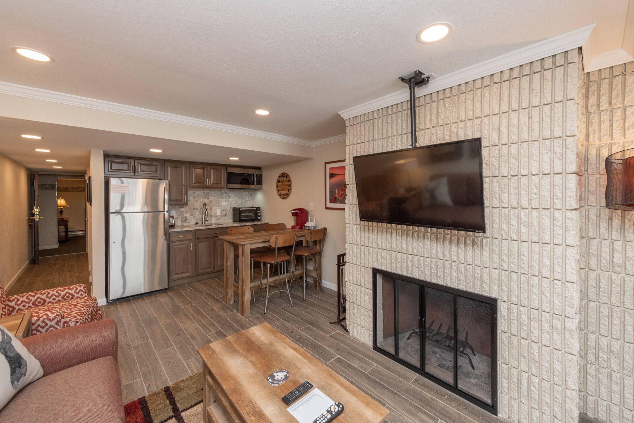 Will O' The Wisp 203A: Lakefront Efficiency Condo, Access to Indoor Pool!