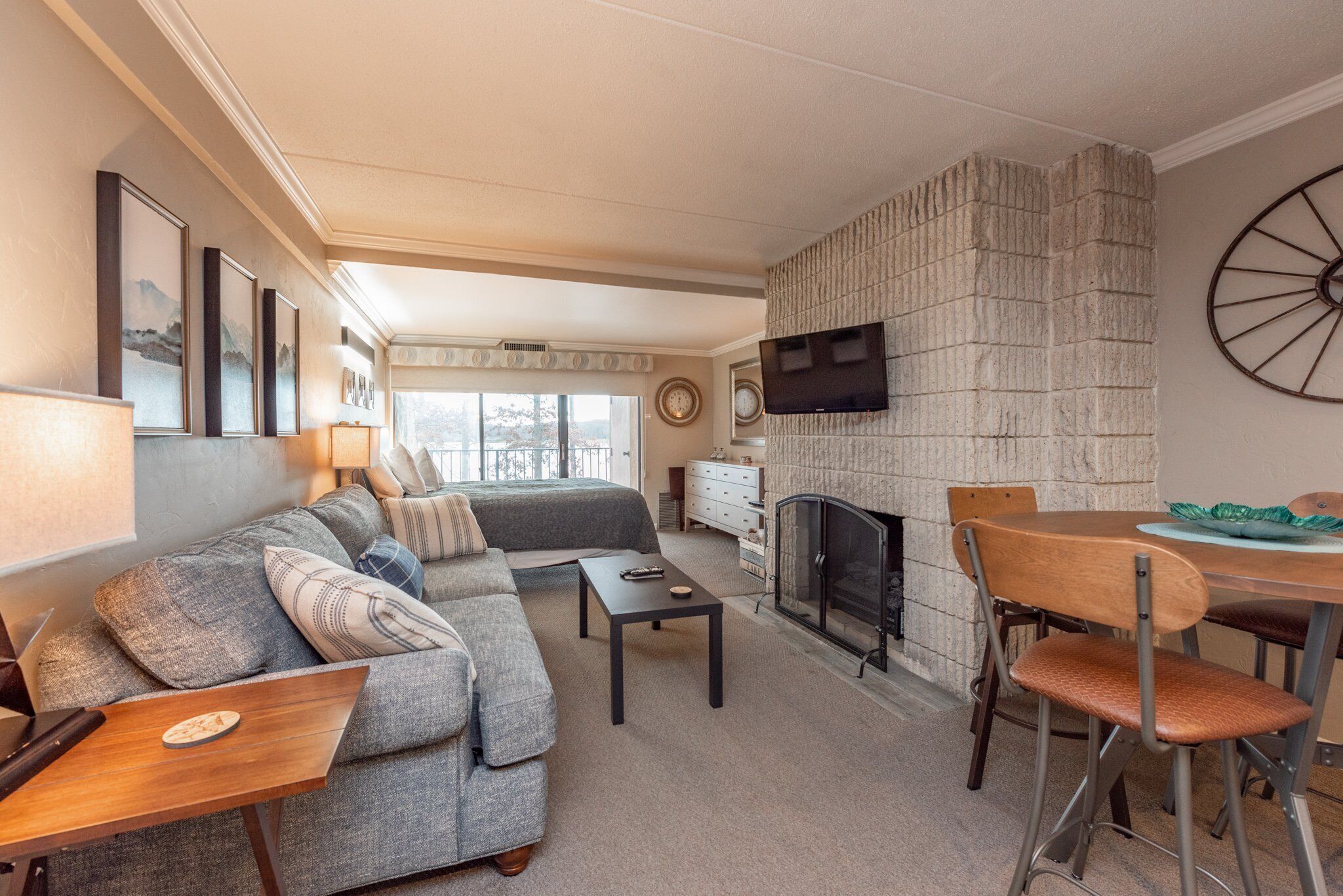 Will O' The Wisp 206A: Lakefront Efficiency Condo, Indoor Pool Access!