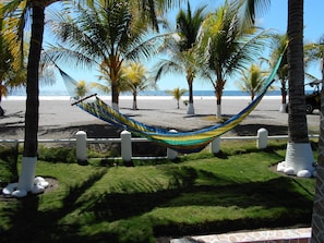 Beach nearby - Private Beachfront, Entire house. (Acajutla)
