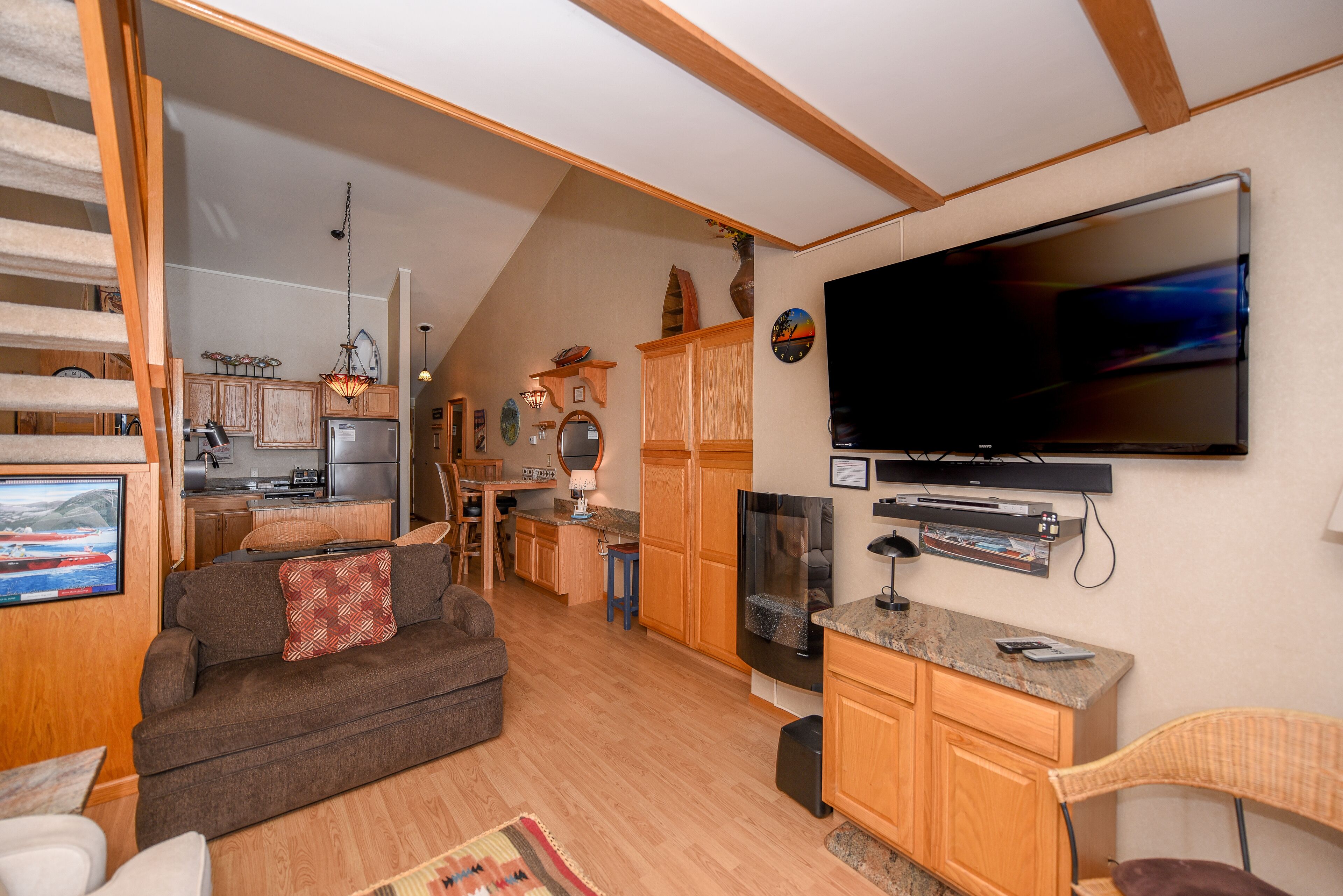 Will O' The Wisp 706H: Top Lakefront Panoramic View Condo, Sleeps 4, Free WIFI!