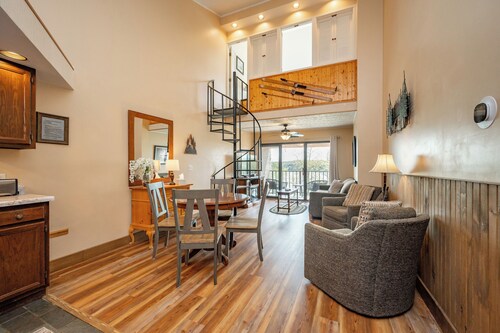 Will O' The Wisp: 711H Studio Loft/One Bath