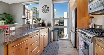 Spacious 2 Bedroom Condo in the Heart of Downtown!