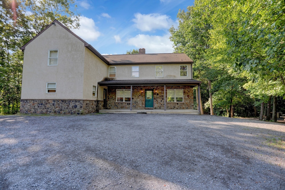 quiet mountain home in Juniata County
