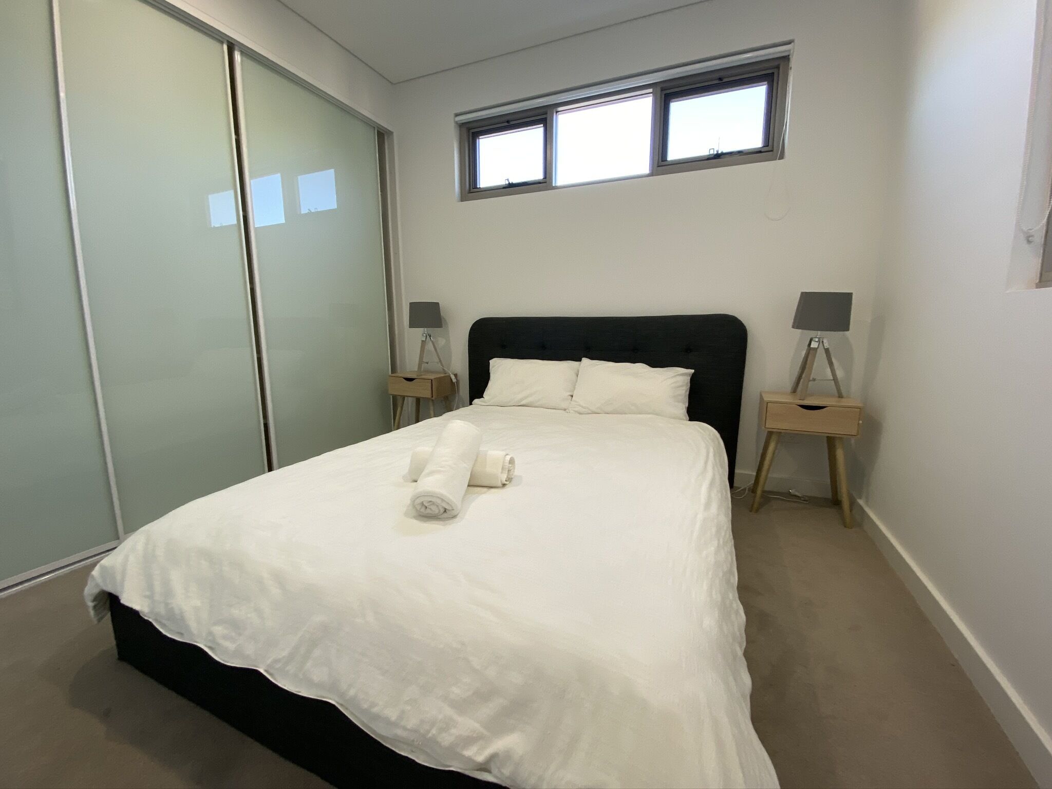 Modern two bedroom apartment/shops/trains