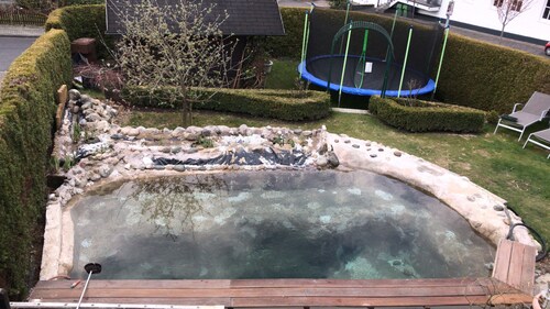 Generations Holiday Garden Flat, Pool mit Garten