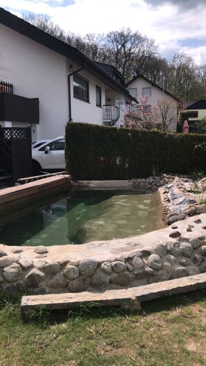 Property grounds - Generations Holiday Garden Flat, pool with garden (Attendorn)