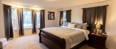 3 bedrooms, desk, iron/ironing board, travel cot