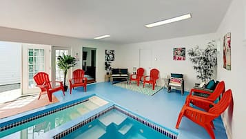 Piscine intérieure, piscine chauffée