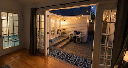 Indoor Heated Pool & Hot Tub, Game room, EV Charger, Pets Welcome!