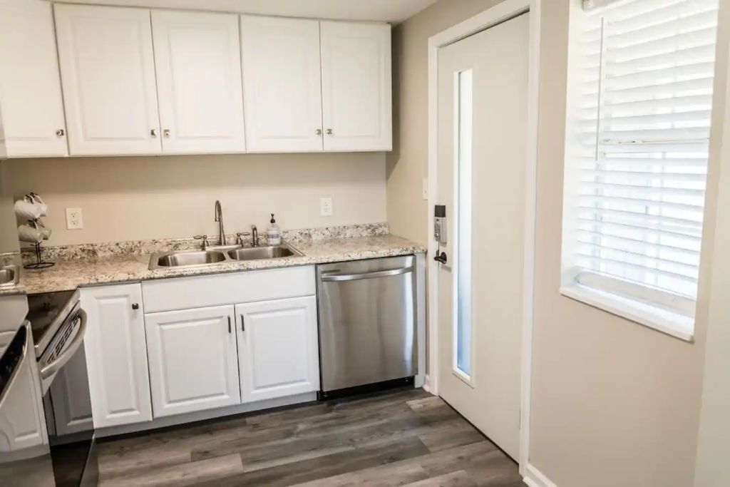 Cottage At Kingspoint *Newly Renovated*